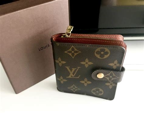 louis vuitton zip wallet small.